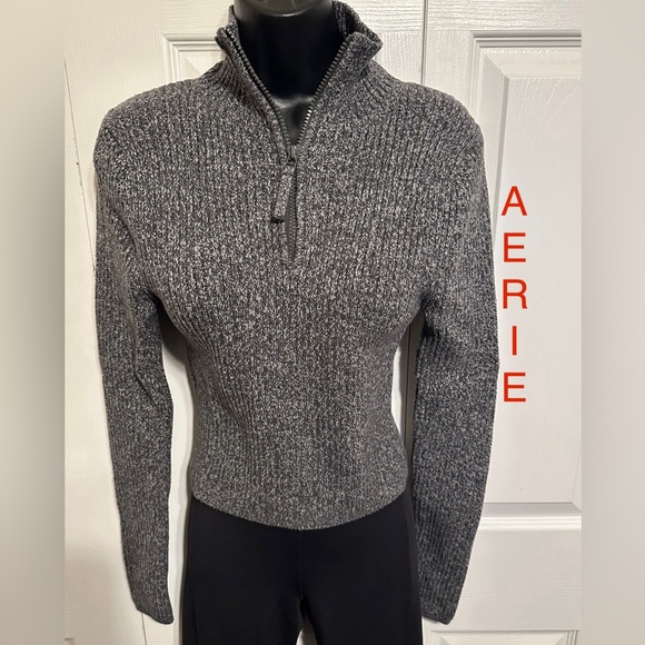 aerie Sweaters - Aerie Gray Ribbed Cable Knit Sweater - Women’s Large